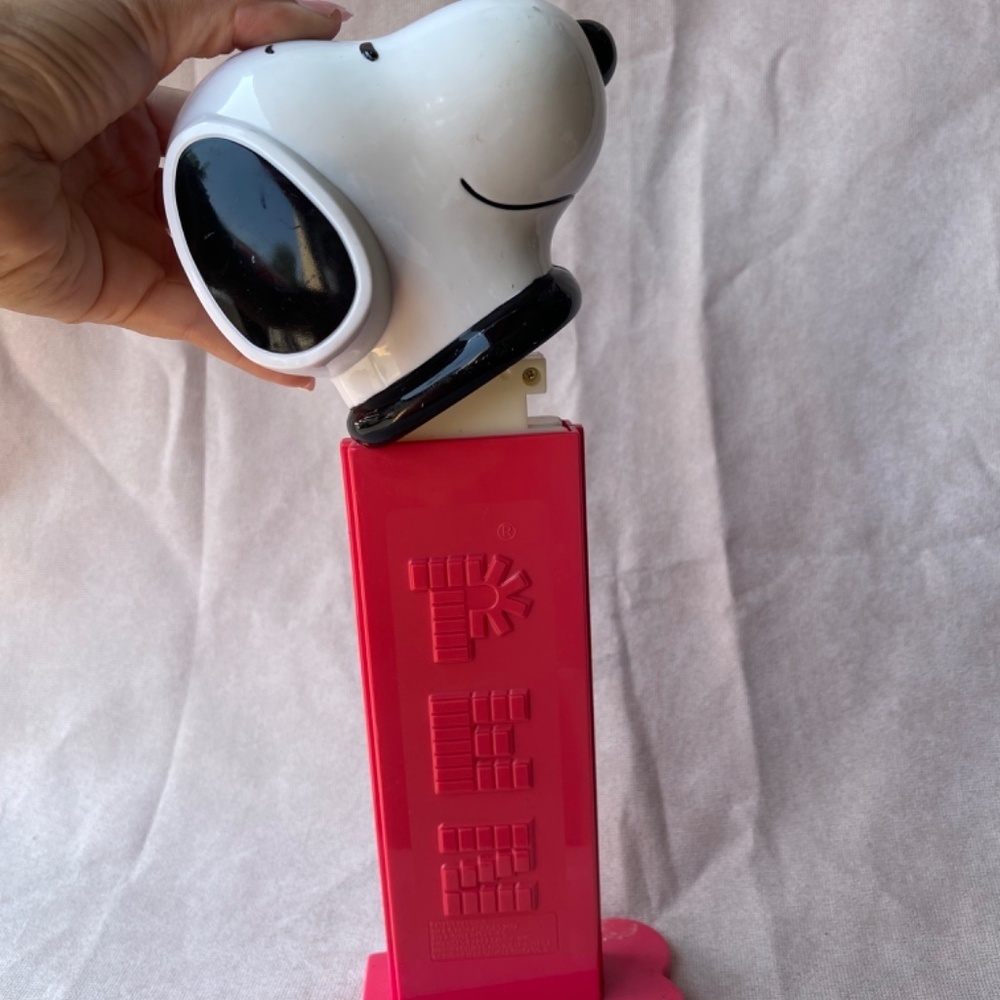 Snoopy jumbo PEZ dispenser with music - Picture 5 of 9